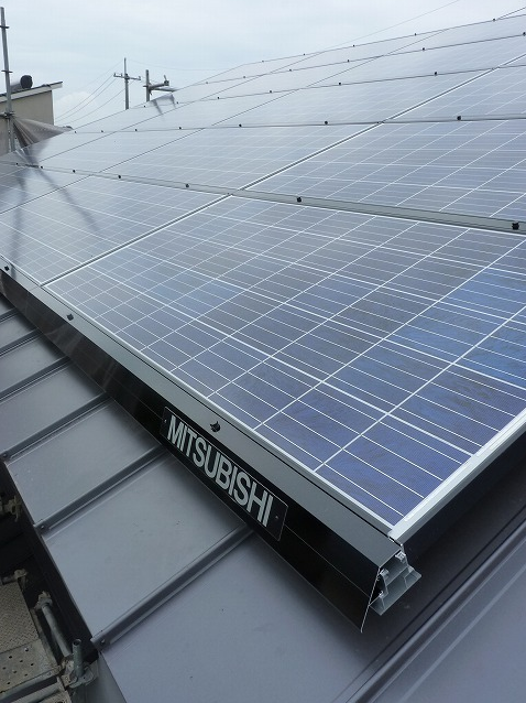 板金屋根に太陽光発電は設置できるの？