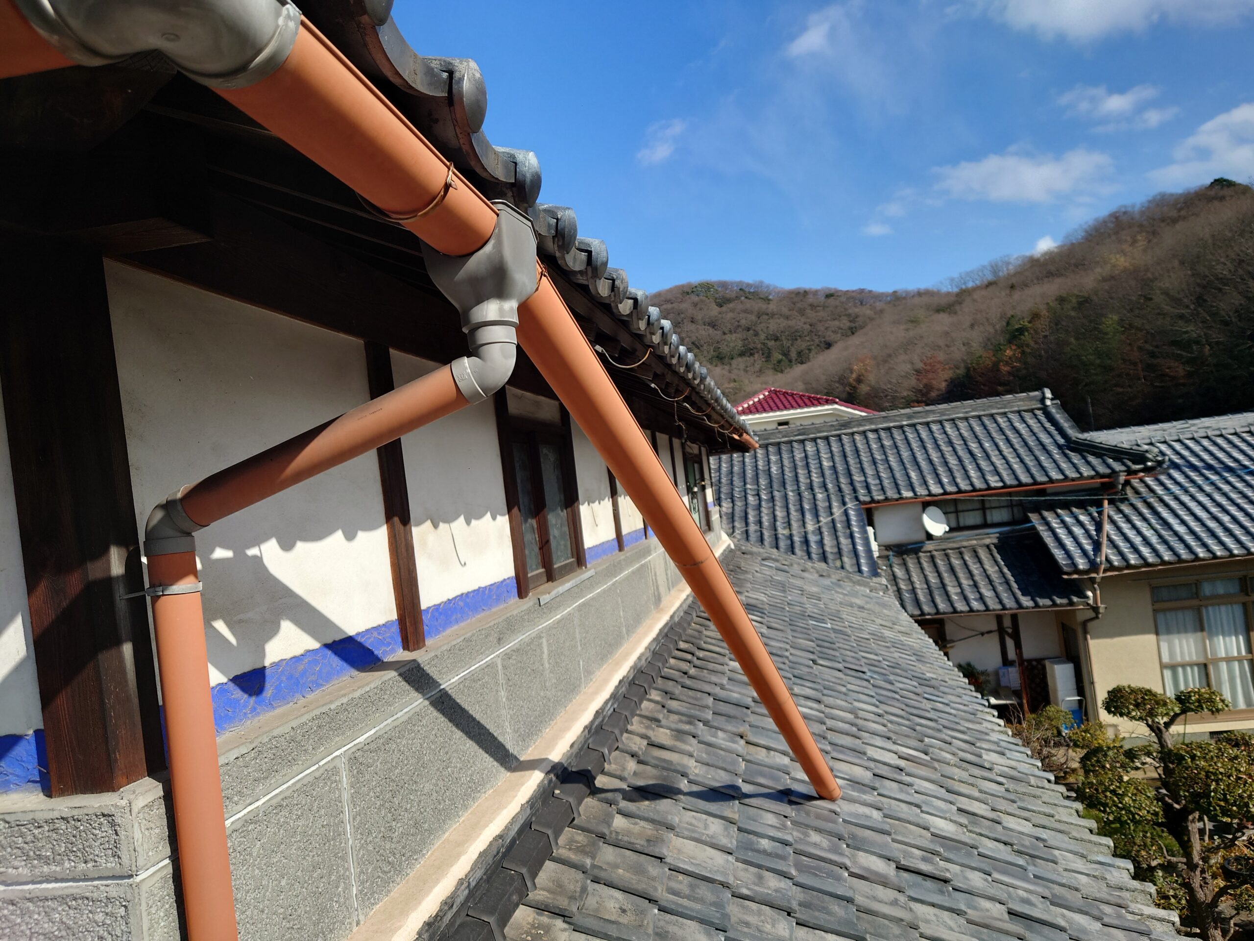 屋根のリフォーム施工事例：樋の掛け替え